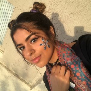 Meet your Posher, Elena